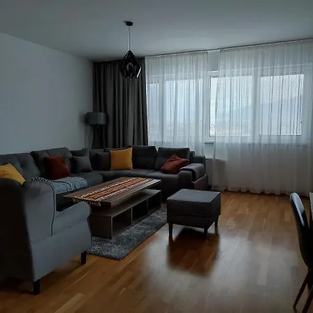 وردة اليجا Apartman *