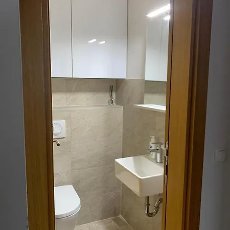 وردة اليجا *